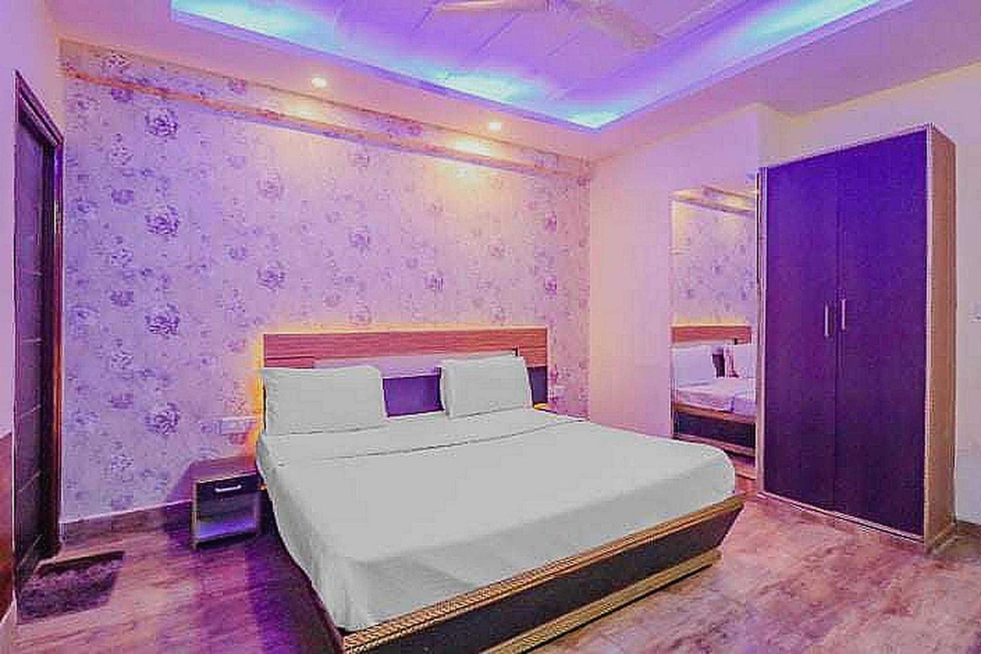 Super Hotel O Vivaan Residency Rohtak Bagian luar foto