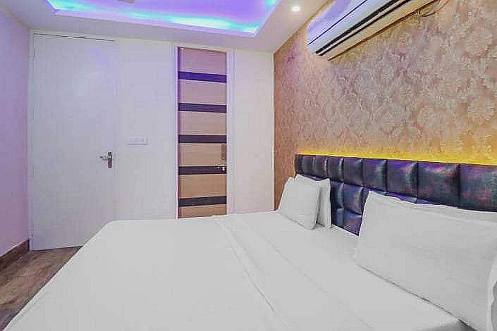 Super Hotel O Vivaan Residency Rohtak Bagian luar foto