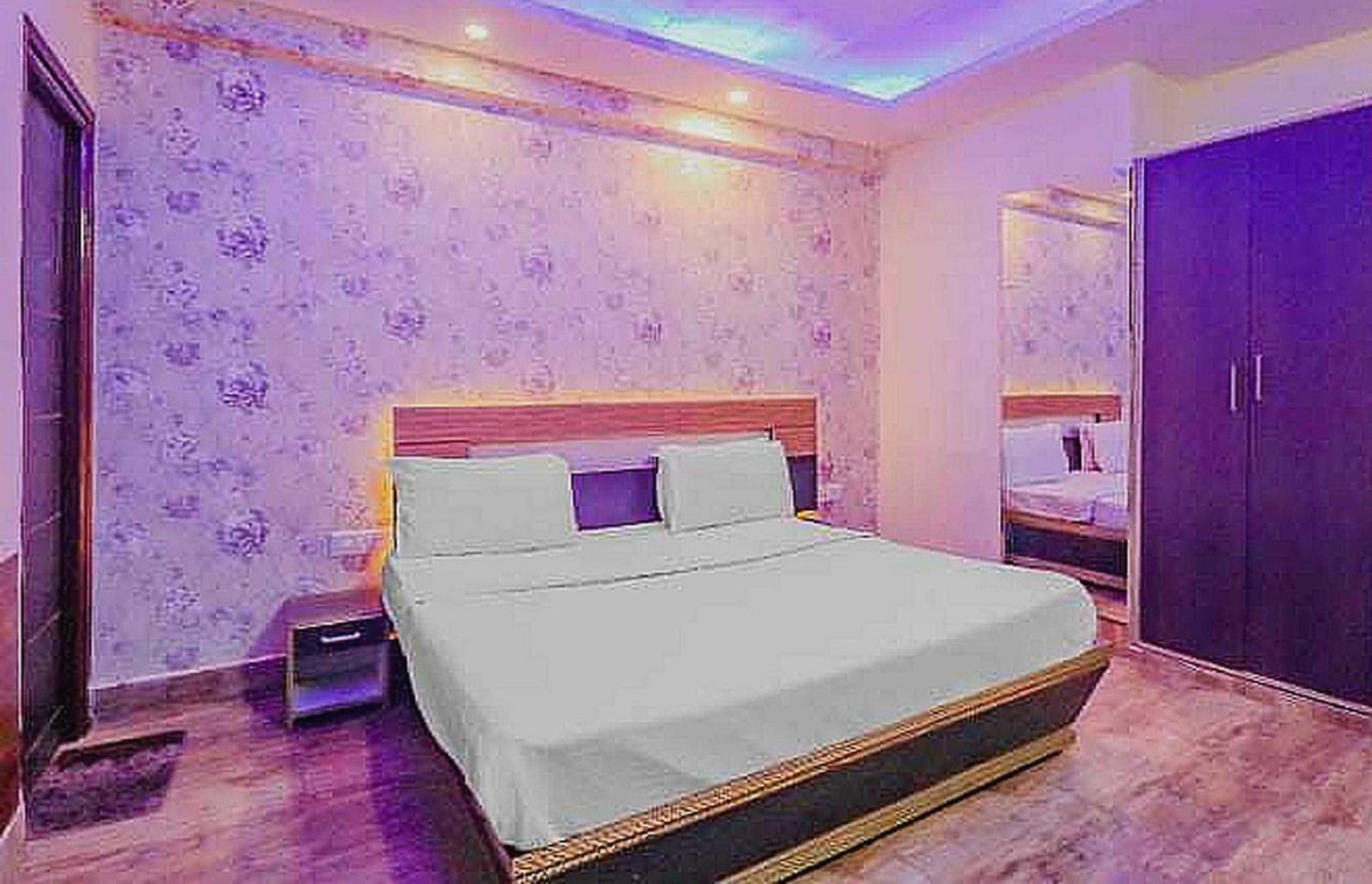 Super Hotel O Vivaan Residency Rohtak Bagian luar foto