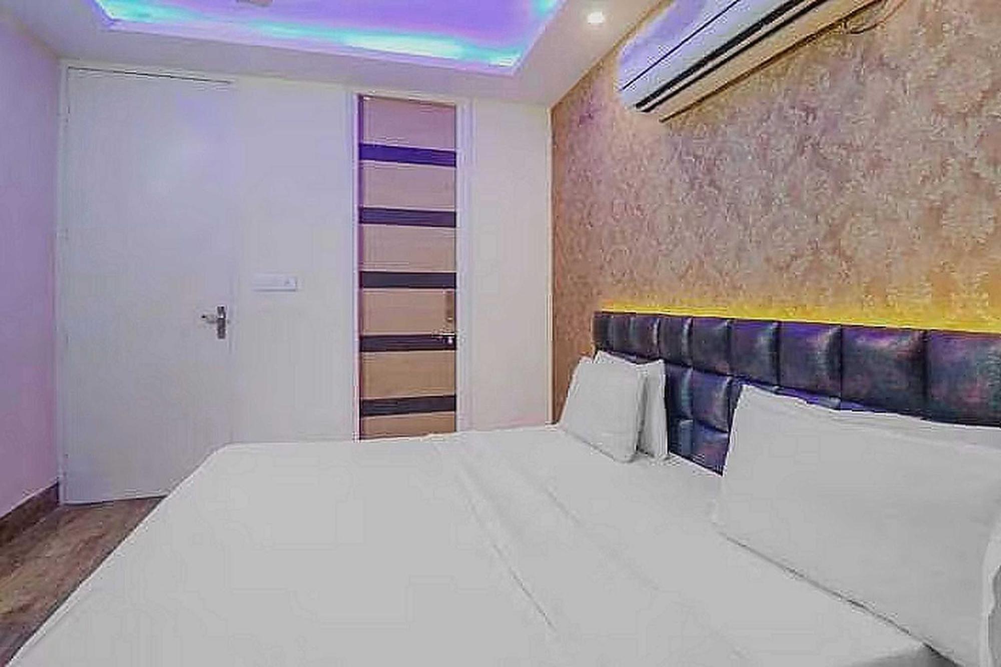Super Hotel O Vivaan Residency Rohtak Bagian luar foto