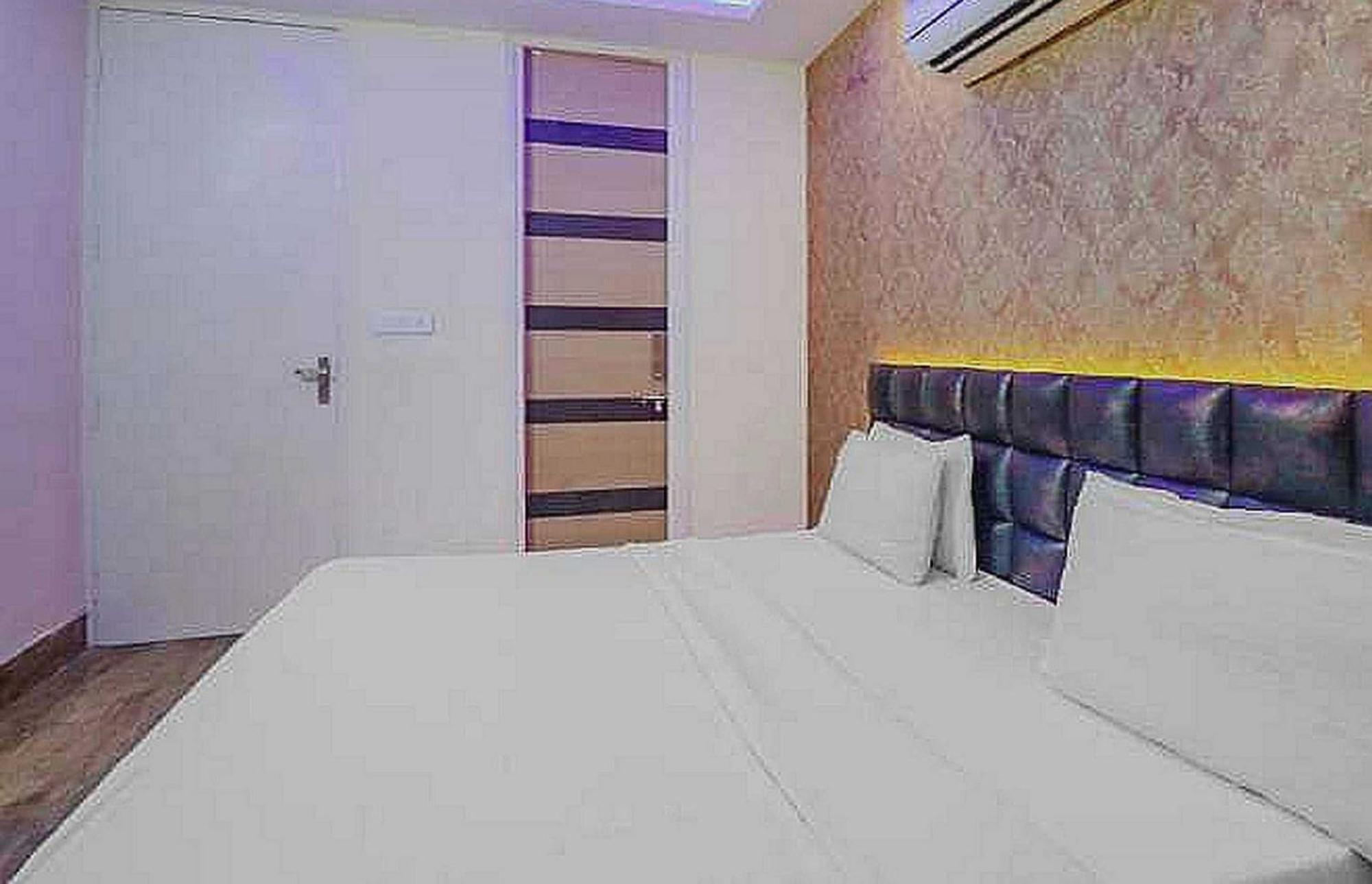 Super Hotel O Vivaan Residency Rohtak Bagian luar foto