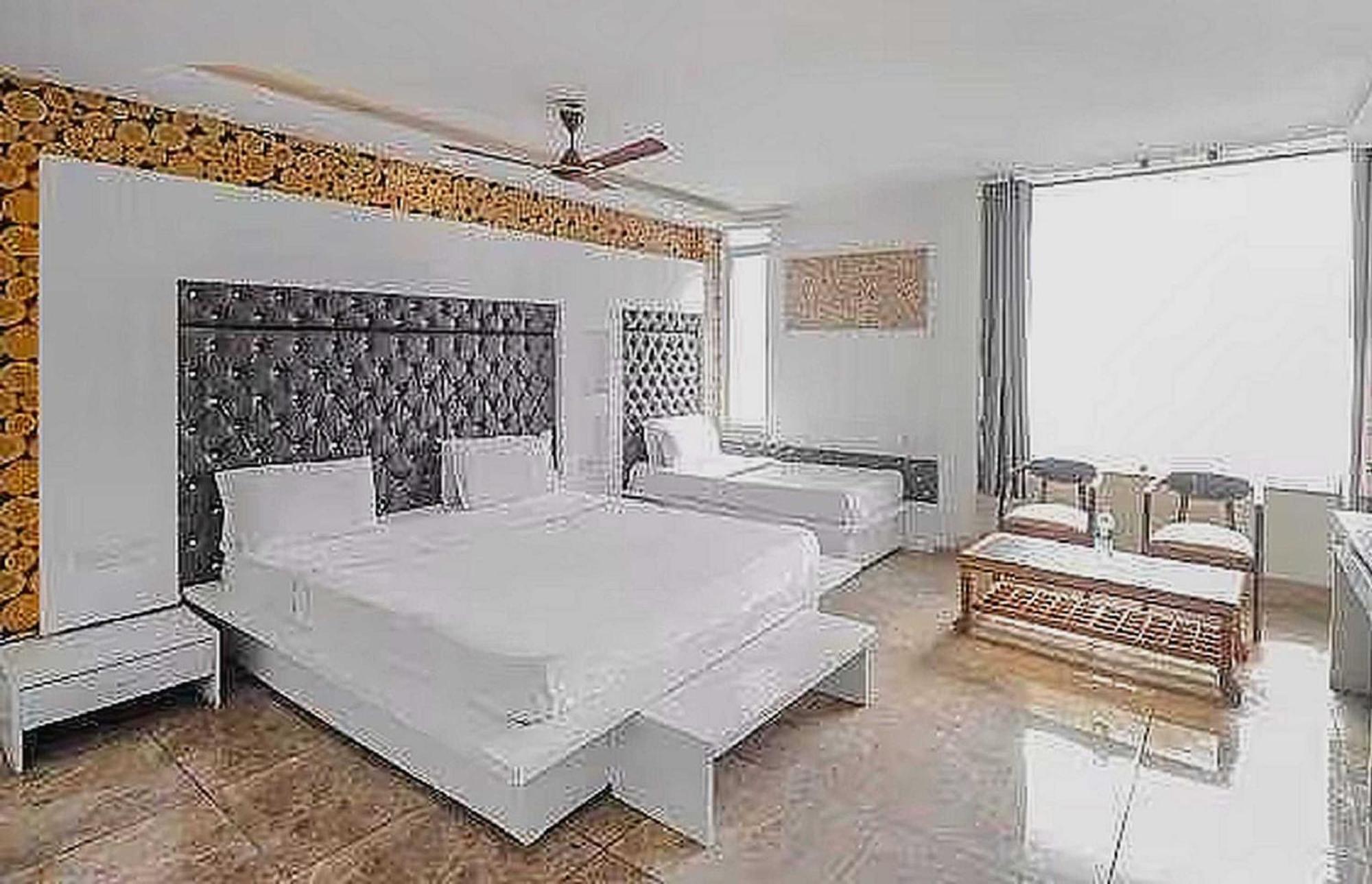 Super Hotel O Vivaan Residency Rohtak Bagian luar foto